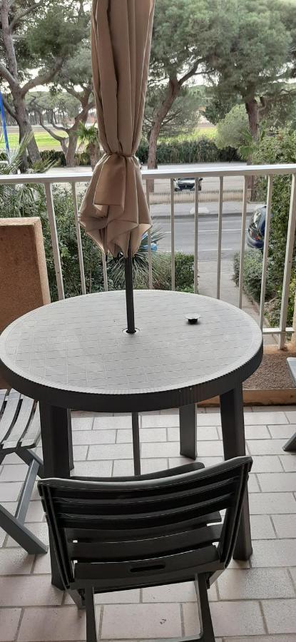 Les Iles D'Or Au Port De Hyeres Grand Studio Climatise Kültér fotó